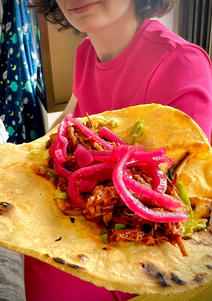 Una foto de Cebolla encurtida con salsa de habanero