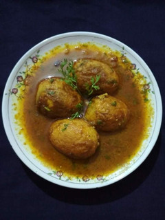 A picture of Egg curry.