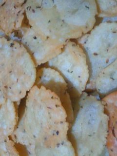 राइस फ्लोर कुरकुरी पापड़ी (Rice flour kurkuri papdi recipe in Hindi) रेसिपी मुख्य फोटो