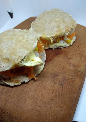 Una foto de Ensalada en sándwich con Pan de atún