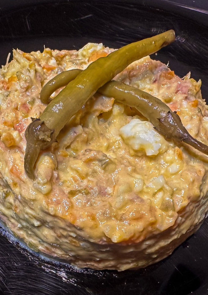 Una foto de Ensaladilla rusa con encurtidos de Ivan de Masterchef