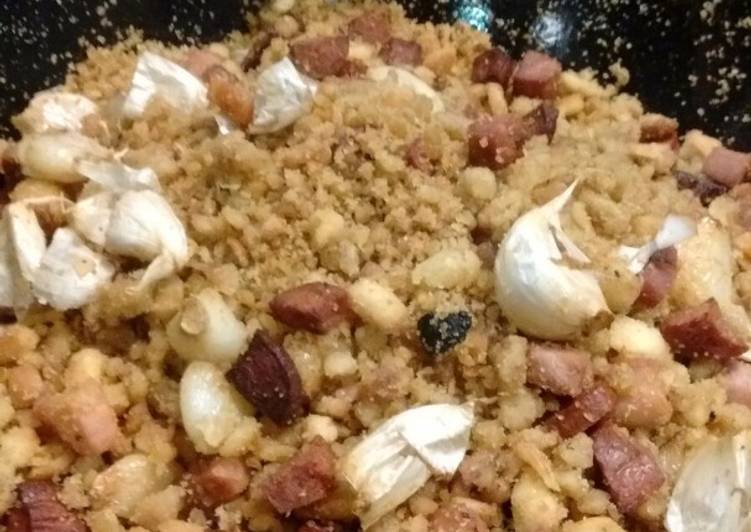 Migas con embutido de pavo granada y uva