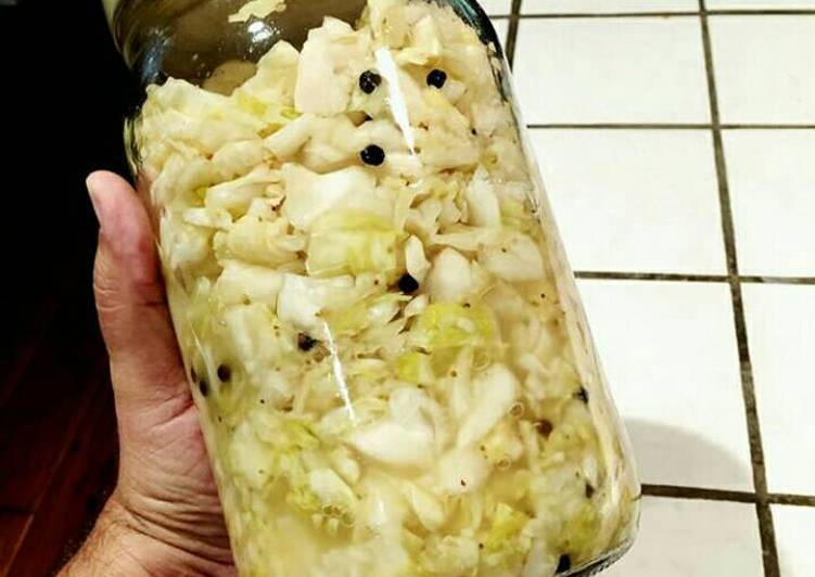 Sauerkraut (Kubis fermentasi)