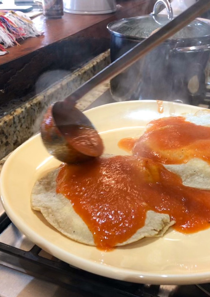 Una foto de Huevos Sorpresa en la cueva a la Sonorense