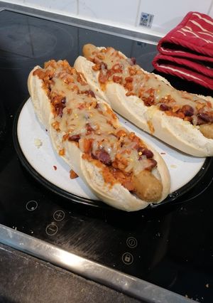 A picture of Chilli Dogs.