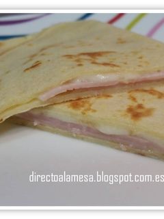 Una foto de Crepes de jamón york y queso
