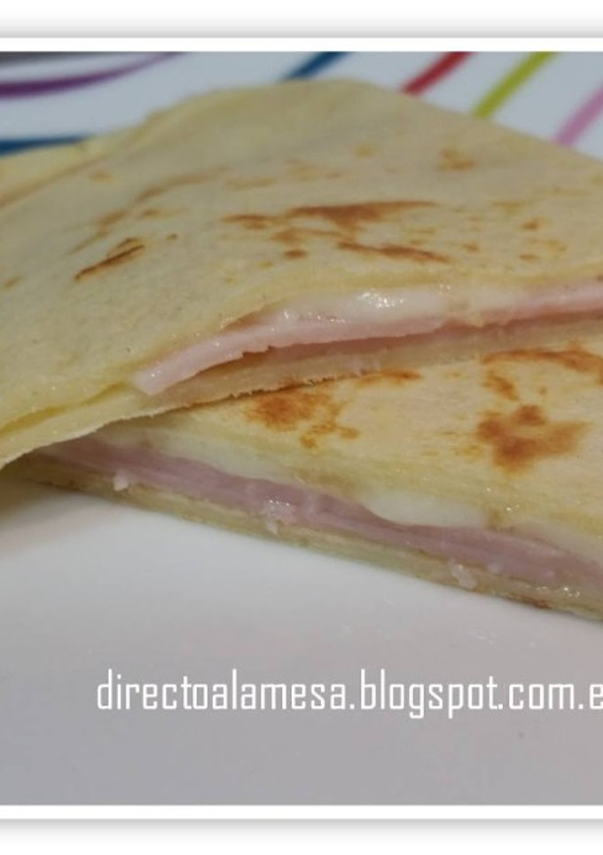 Una foto de Crepes de jamón york y queso