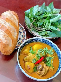 Hình của món Cà ri gà 🥘🥖.