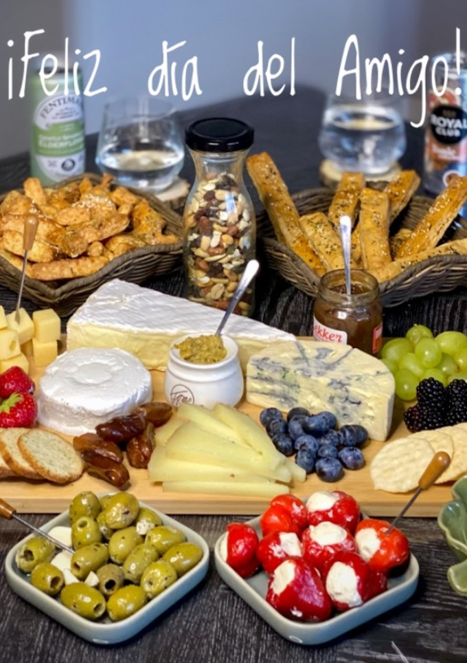 Una foto de 🇦🇷 PICADA para los AMIGOS