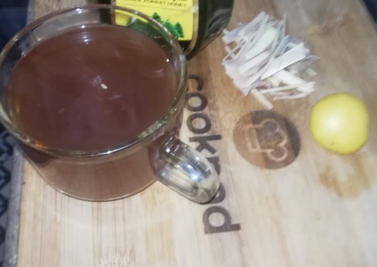 How to Make Super Quick Homemade Lemon Grass tea