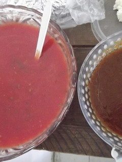 Una foto de Salsa de jitomate con jalapeño. Otra de pasilla, durazno y naranja picantes