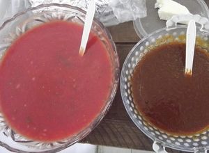 Una foto de Salsa de jitomate con jalapeño. Otra de pasilla, durazno y naranja picantes