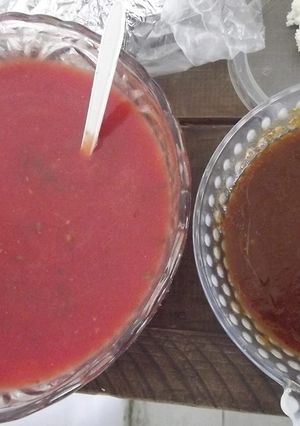 Una foto de Salsa de jitomate con jalapeño. Otra de pasilla, durazno y naranja picantes