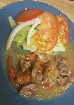 Una foto de 🍜 Mollejitas de Pollo Guisadas 🍽