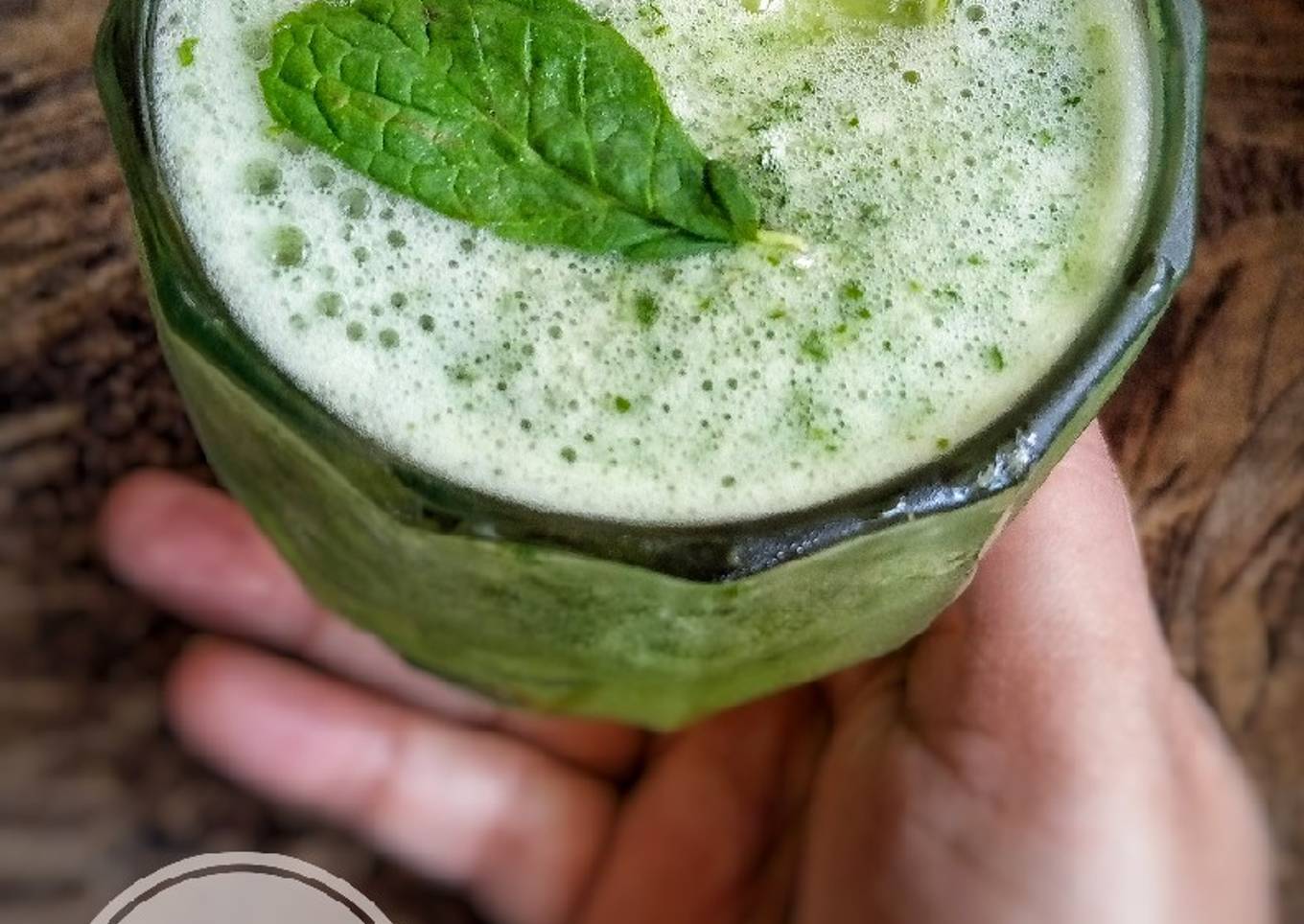 Mint cucumber mojito