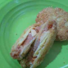 รูปของ Roti Goreng (isi kornet ayam)