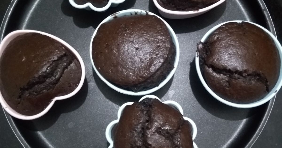 Yummy Chocolava Cakes Recipe by Simmi Garg - Cookpad