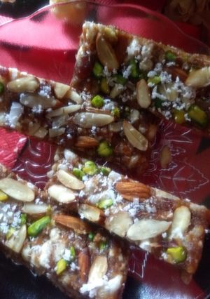 A picture of Khajoor energy bar.