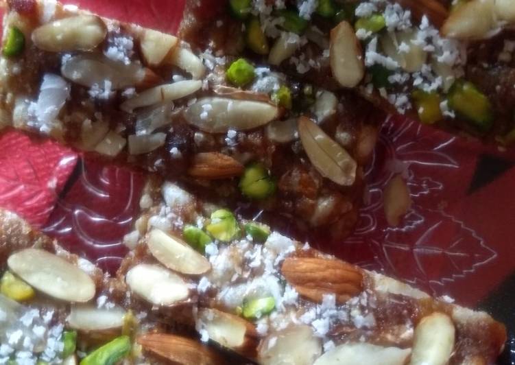 Recipe of Homemade Khajoor energy bar