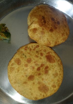 आलू कचोड़ी(aloo kachori recipe in hindi) रेसिपी मुख्य फोटो