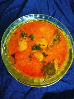 ग्रेव्ही दम आलू (gravy dum aloo recipe in marathi) रेसिपी चे मुख्य फोटो