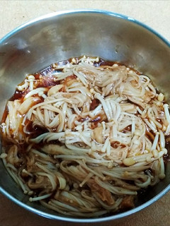 酸辣涼拌金針菇 的食譜成品照片