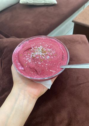 صورة لوصفة سناك زبادي بالتوت 🍓
