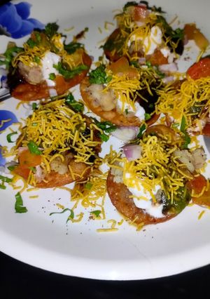 পাপড়ি চাট (Papri chat recipe in bengali) রেসিপির প্রধান ছবি