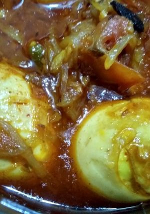 A picture of Egg curry.