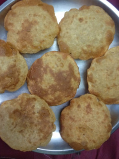 मसाला पूरी (masala poori recipe in Hindi) रेसिपी मुख्य फोटो