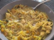 Una foto di pasta pollo spaghetti