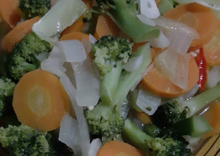 Tumis brokoli wortel