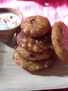 સાબુદાણા વડા(sabudana vada recipe in gujarati) રેસીપી મુખ્ય ફોટો