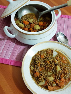 Foto di Zuppa di lenticchie, patate e verdure