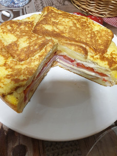 Una foto de Sándwich gigante de pavo y queso MultiCooker 12 en 1