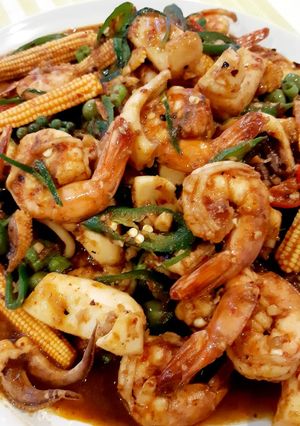 รูปของ "กุ้ง&หมึกผัดพริกเผา" Stir Fried Shrimp&Squid with Chili Paste