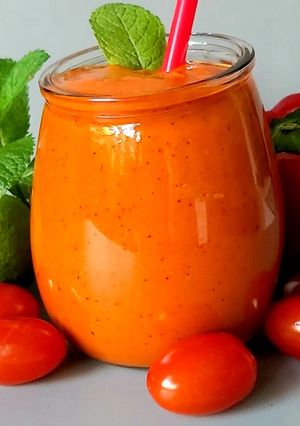 Une photo de Gaspacho de tomates et poivrons grillés