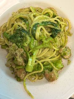 Foto di Spaghetti in padella 16 cime di rapa salsiccia e stracchino (e pesto di cime di rapa)