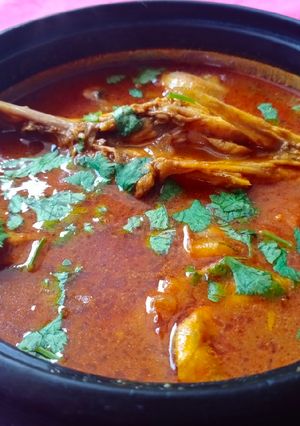 A picture of Seer fish head mango curry(vanjiram thalai maangaai kulambu).