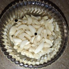 A picture of Instant Garlic Pickles.