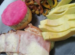 Una foto de Pechuga gratinada con purés