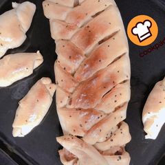 A picture of Chicken chessy bread pizza.