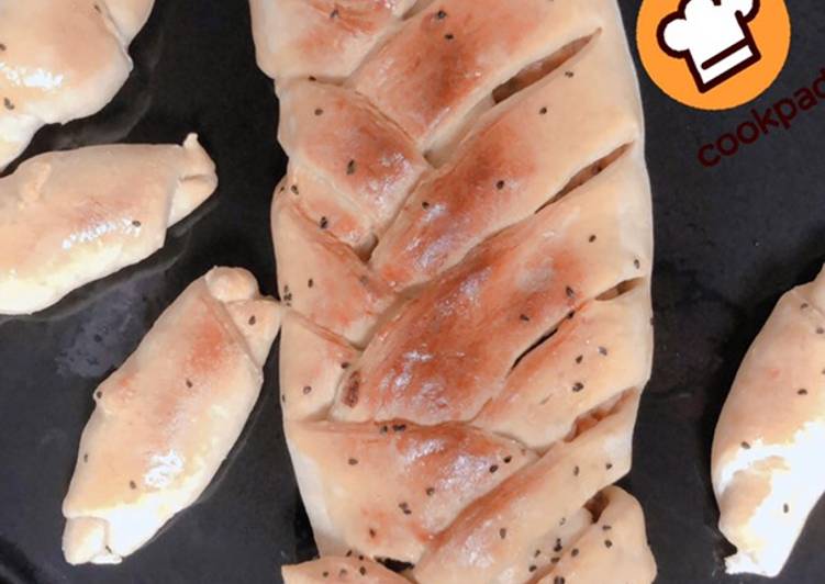 How to Prepare Perfect Chicken chessy bread pizza