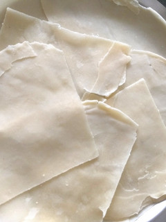 A picture of Spring roll sheets.