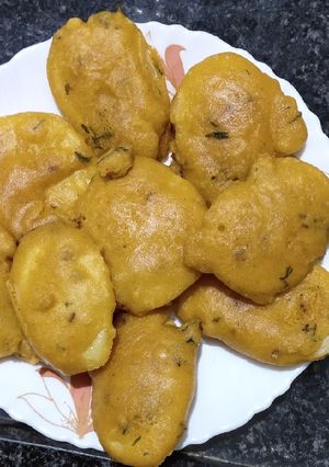 A picture of Potato pakoda.