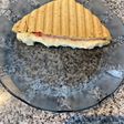 Tostado en pan de avena y almendras