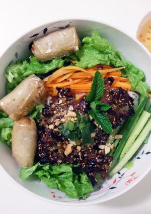 Hình của món Bún chả giò thịt nướng.