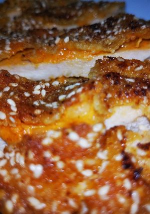 Sajtkrémes szezámos bundás csirkemell recept fotója