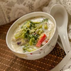 Cheesy Broccoli Cheddar Soup A picture of Cheesy Broccoli Cheddar Soup.