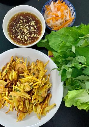 Hình của món Bánh khoai tôm chiên.